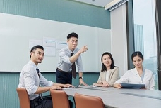 現(xiàn)代VI設(shè)計(jì)有著靈活性、全球化傳播能力以及數(shù)據(jù)驅(qū)動的精準(zhǔn)策略
